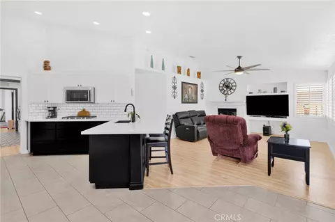 Kitchen - 12784 Skyline Rnch, Apple Valley, CA 92308 photo 7 of 7