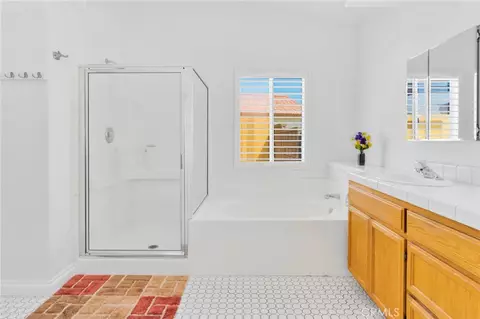 Bath - 12784 Skyline Rnch, Apple Valley, CA 92308 photo 2 of 5