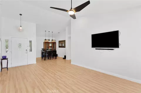 Living - 12784 Skyline Rnch, Apple Valley, CA 92308 photo 2 of 5