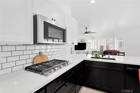 Kitchen - 12784 Skyline Rnch, Apple Valley, CA 92308 photo 6 of 7