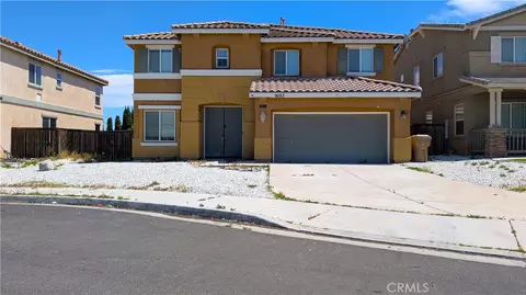 9053 Calico Ct, Oak Hills, CA 92344