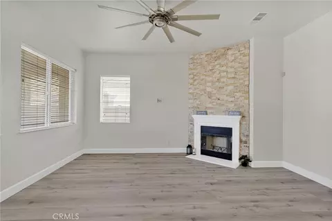Living - 10854 Aster, Apple Valley, CA 92308 photo 2 of 5