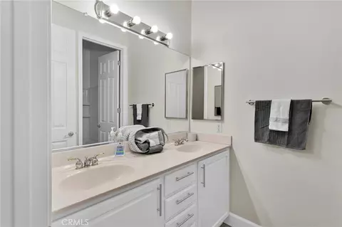 Bath - 10854 Aster, Apple Valley, CA 92308 photo 6 of 8
