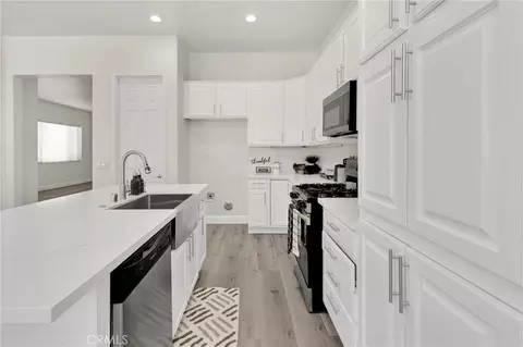 Entry Way - 10854 Aster, Apple Valley, CA 92308 photo 1 of 4