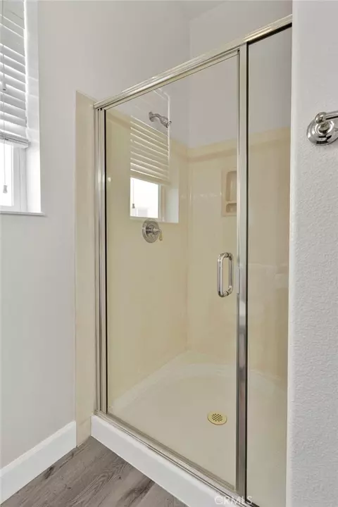 Bath - 10854 Aster, Apple Valley, CA 92308 photo 5 of 8