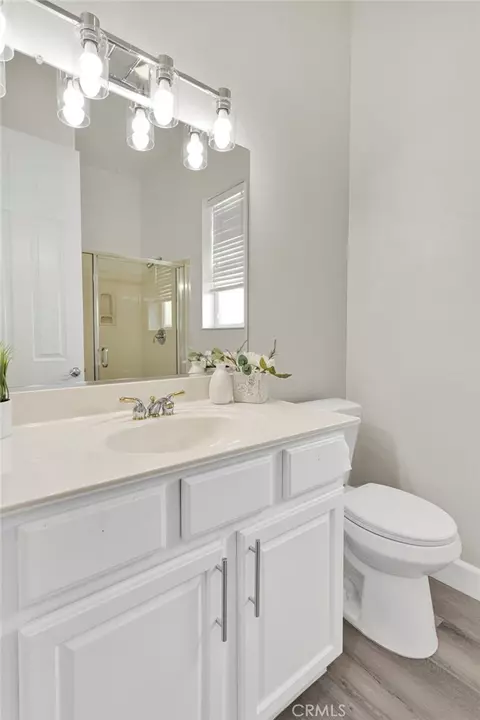 Bath - 10854 Aster, Apple Valley, CA 92308 photo 4 of 8