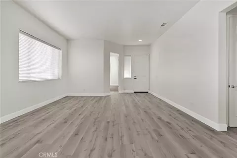 Living - 10854 Aster, Apple Valley, CA 92308 photo 4 of 5