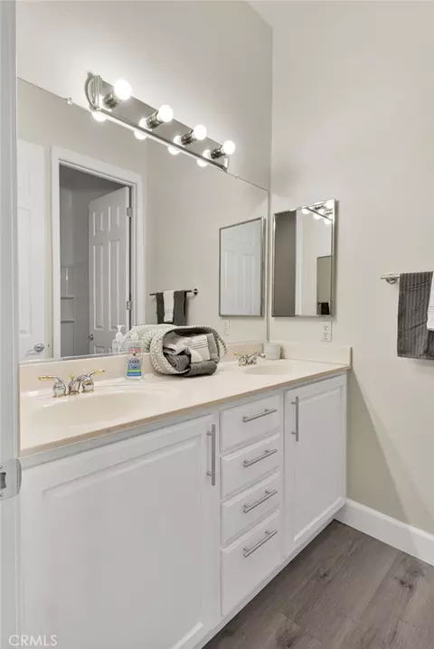 Bath - 10854 Aster, Apple Valley, CA 92308 photo 7 of 8