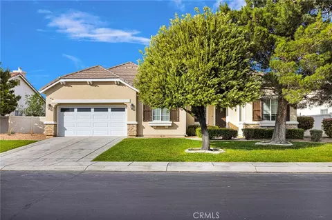 Exterior - 10854 Aster, Apple Valley, CA 92308 photo 3 of 6