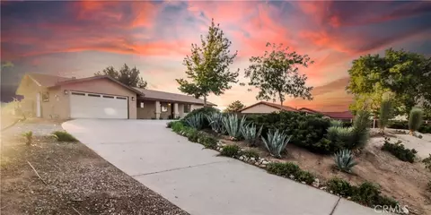6736 Summit Vly, Hesperia, CA 92345