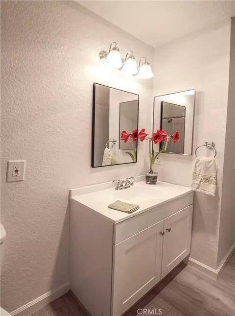 Bath - 6736 Summit Vly, Hesperia, CA 92345 photo 1 of 2