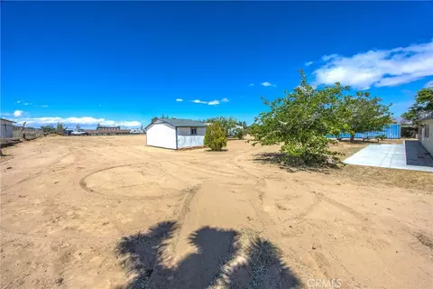 Exterior - 18236 Cherry St, Hesperia, CA 92345 photo 6 of 12