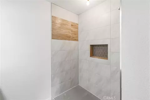 Bath - 18236 Cherry St, Hesperia, CA 92345 photo 4 of 4