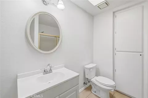 Bath - 18236 Cherry St, Hesperia, CA 92345 photo 1 of 4