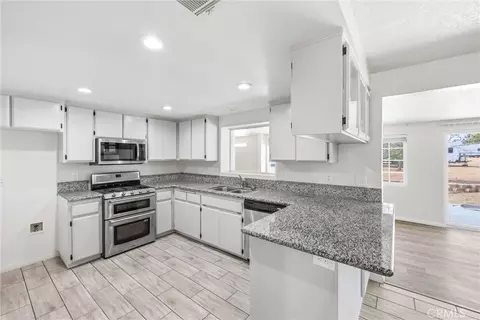 Kitchen - 18236 Cherry St, Hesperia, CA 92345 photo 1 of 2
