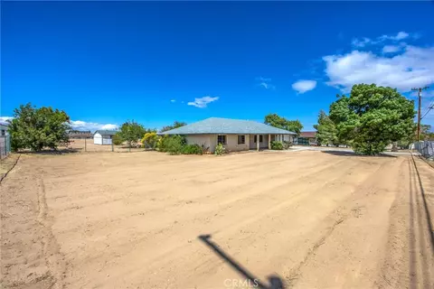 Exterior - 18236 Cherry St, Hesperia, CA 92345 photo 4 of 12