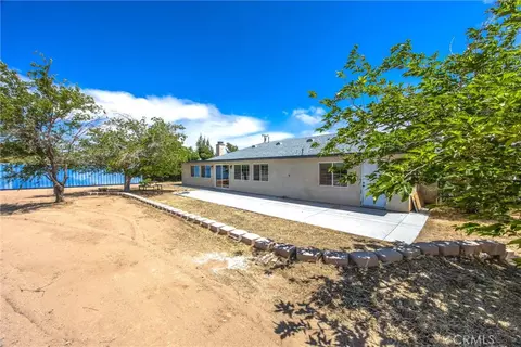 Exterior - 18236 Cherry St, Hesperia, CA 92345 photo 7 of 12