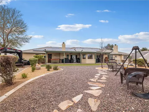 Exterior - 13991 Jicarilla Rd, Apple Valley, CA 92307 photo 9 of 12