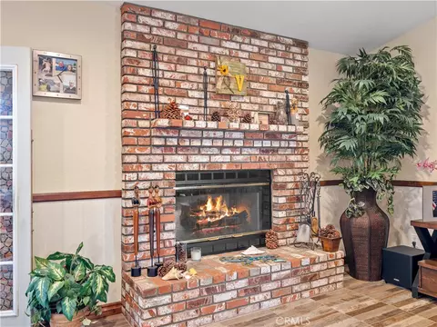 Living - 13991 Jicarilla Rd, Apple Valley, CA 92307 photo 4 of 4