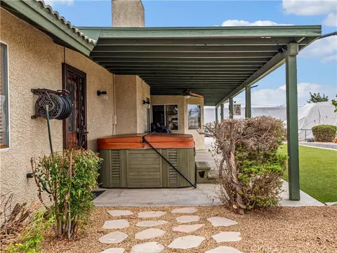 Exterior - 13991 Jicarilla Rd, Apple Valley, CA 92307 photo 12 of 12