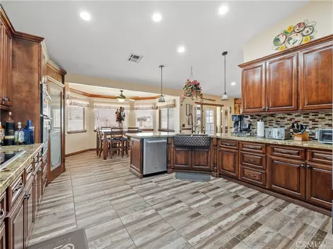 Kitchen - 13991 Jicarilla Rd, Apple Valley, CA 92307 photo 1 of 3
