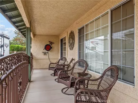 Exterior - 13991 Jicarilla Rd, Apple Valley, CA 92307 photo 4 of 12