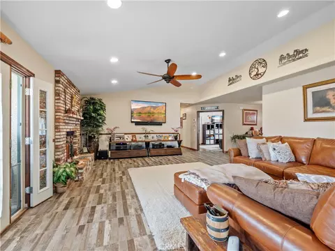 Living - 13991 Jicarilla Rd, Apple Valley, CA 92307 photo 2 of 4