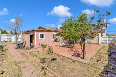 Exterior - 14637 Sequoia, Hesperia, CA 92345 photo 6 of 10