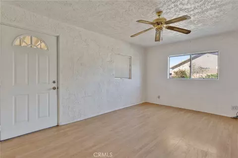 Living - 14637 Sequoia, Hesperia, CA 92345 photo 9 of 11