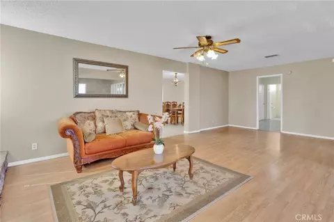 Living - 14637 Sequoia, Hesperia, CA 92345 photo 6 of 11
