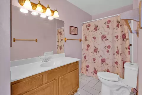 Bath - 14637 Sequoia, Hesperia, CA 92345 photo 2 of 3