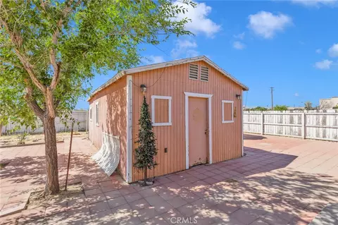 Exterior - 14637 Sequoia, Hesperia, CA 92345 photo 4 of 10