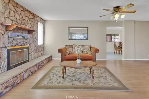 Living - 14637 Sequoia, Hesperia, CA 92345 photo 5 of 11