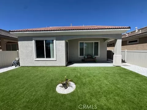 Exterior - 10485 Glen Oaks Ln, Apple Valley, CA 92308 photo 4 of 8