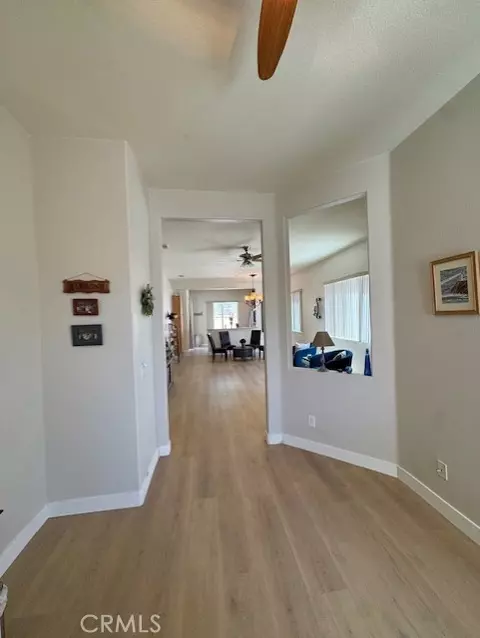 Entry Way - 10485 Glen Oaks Ln, Apple Valley, CA 92308 photo 5 of 5