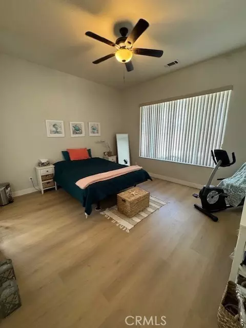 Bedroom - 10485 Glen Oaks Ln, Apple Valley, CA 92308 photo 2 of 4