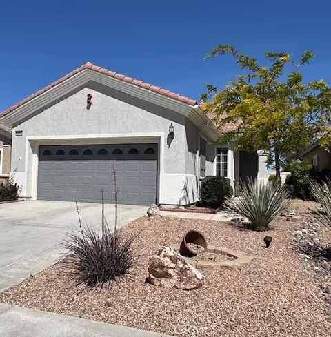 10485 Glen Oaks Ln, Apple Valley, CA 92308