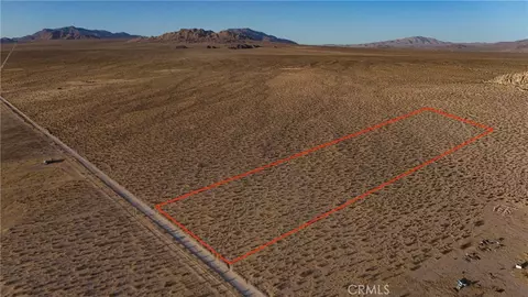 733 Harrod Rd, Lucerne Valley, CA 92356