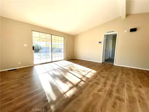 12546 Navajo, Apple Valley, CA 92308 photo 4