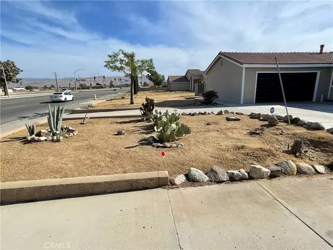 12546 Navajo, Apple Valley, CA 92308 photo 21