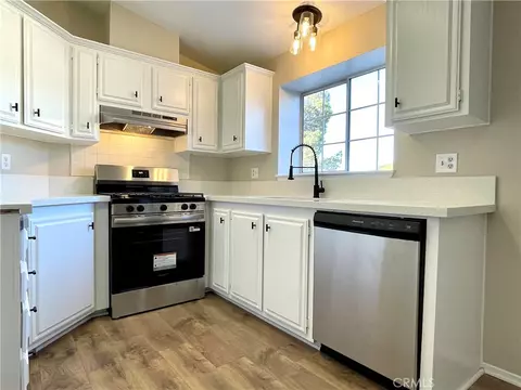12546 Navajo, Apple Valley, CA 92308 photo 2