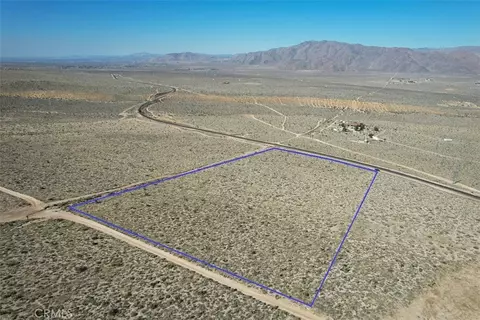 39 Santa Rosa Rd, Lucerne Valley, CA 92356