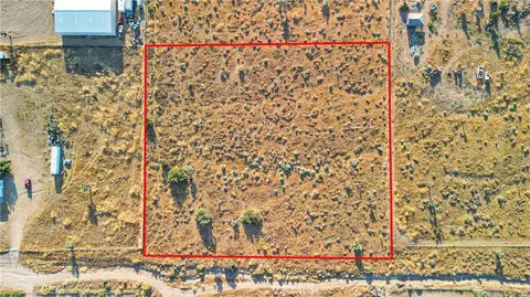 1 Manada Rd, Phelan, CA 92371