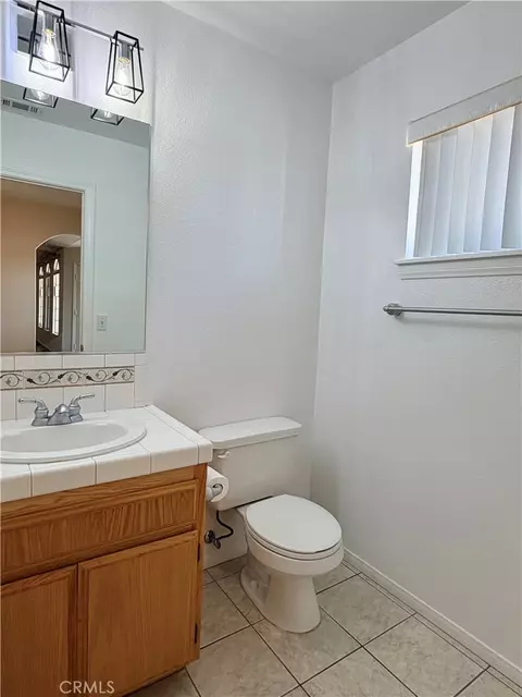 Bath - 20158 Yucca Loma Rd, Apple Valley, CA 92307 photo 5 of 5