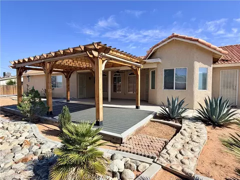 Exterior - 20158 Yucca Loma Rd, Apple Valley, CA 92307 photo 8 of 14
