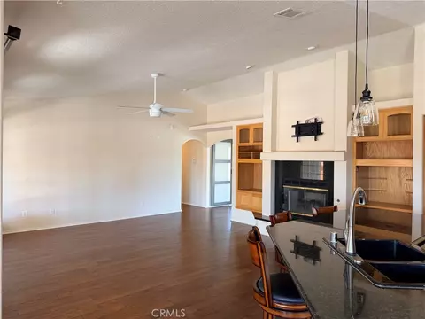 Living - 20158 Yucca Loma Rd, Apple Valley, CA 92307 photo 3 of 7