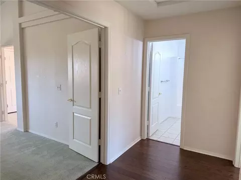 Entry Way - 20158 Yucca Loma Rd, Apple Valley, CA 92307 photo 5 of 8