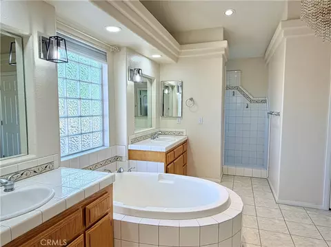 Bath - 20158 Yucca Loma Rd, Apple Valley, CA 92307 photo 1 of 5