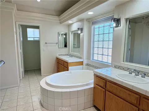Bath - 20158 Yucca Loma Rd, Apple Valley, CA 92307 photo 2 of 5