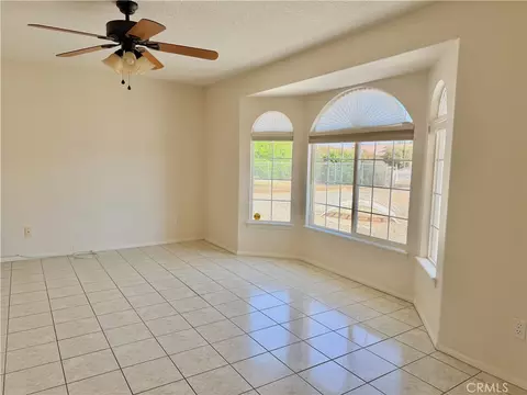 Living - 20158 Yucca Loma Rd, Apple Valley, CA 92307 photo 4 of 7
